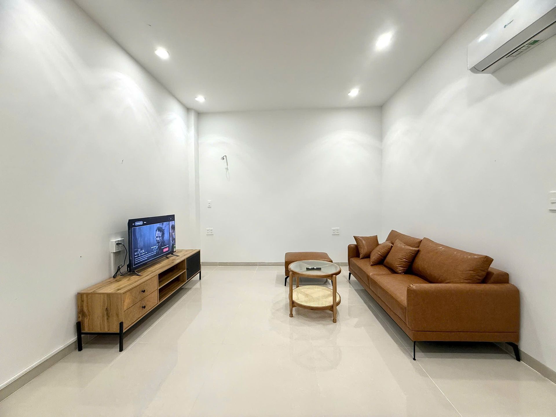 Ti vi và sofa