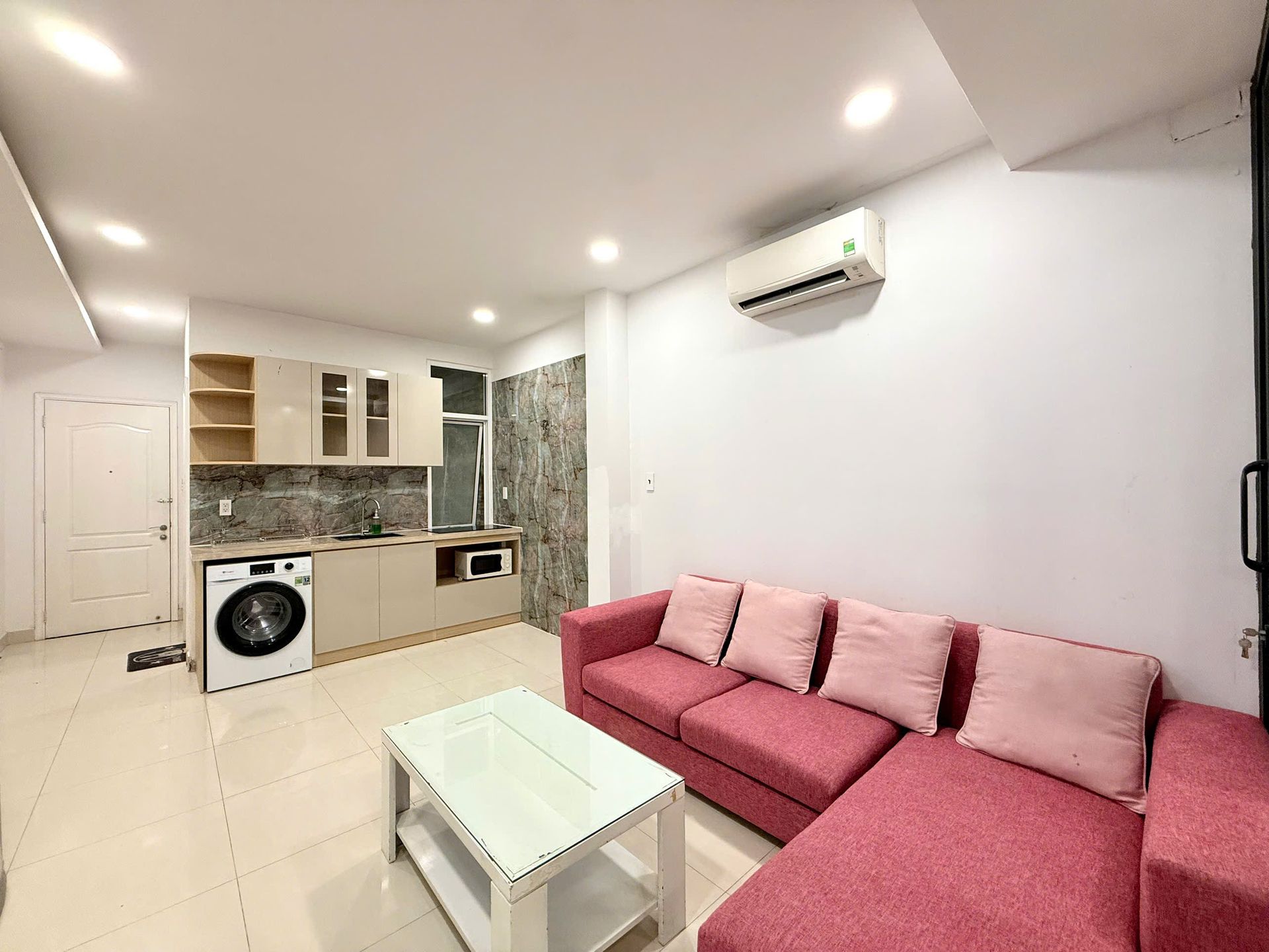 Sofa và bếp